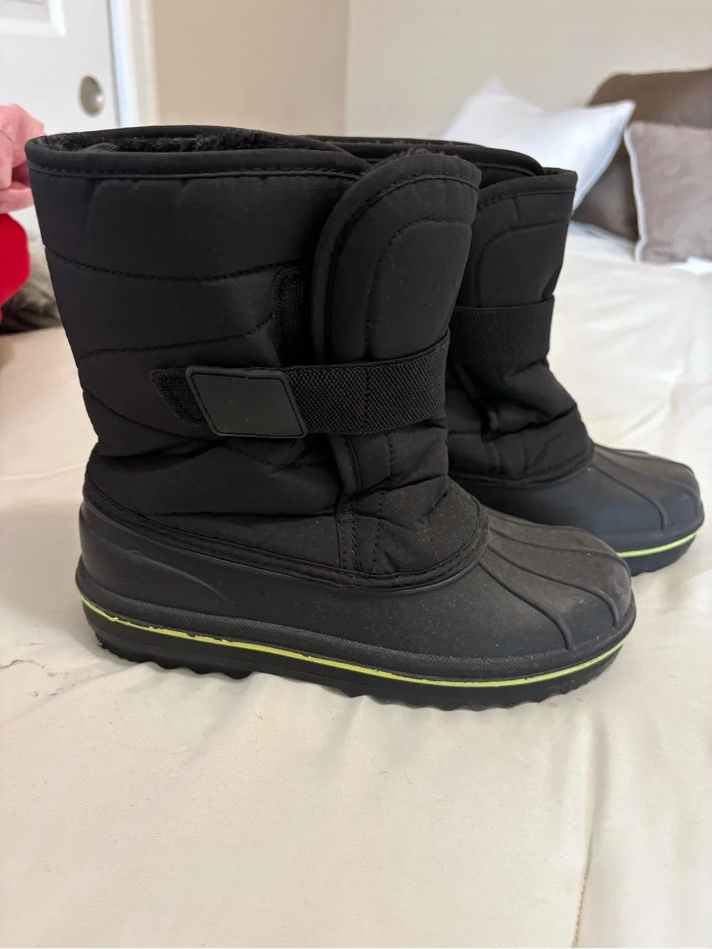 Kids Black Winter Snow Boot Size 4